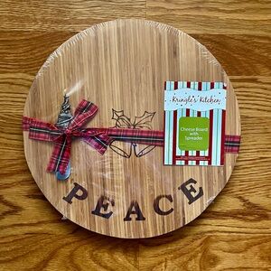 Kringle’s Kitchen Wooden Cheese Board with Spreader